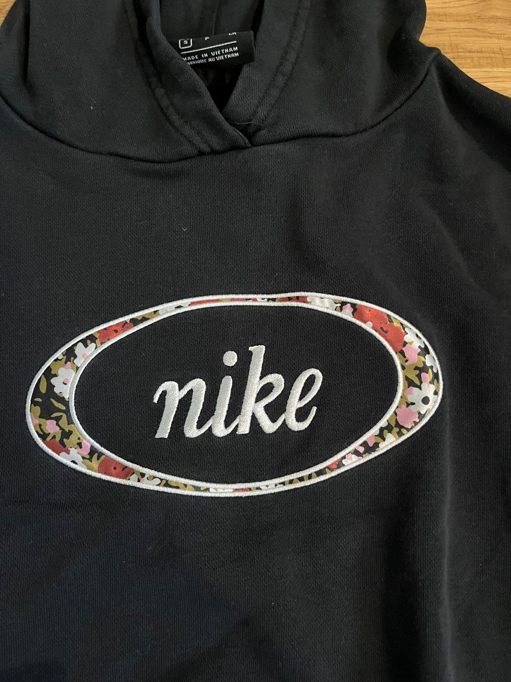 Nike Maglioni & Felpe: Nike Kapuzenpulli Grösse S – Usato da Langnau i. E. venduto da Bonanza3 1