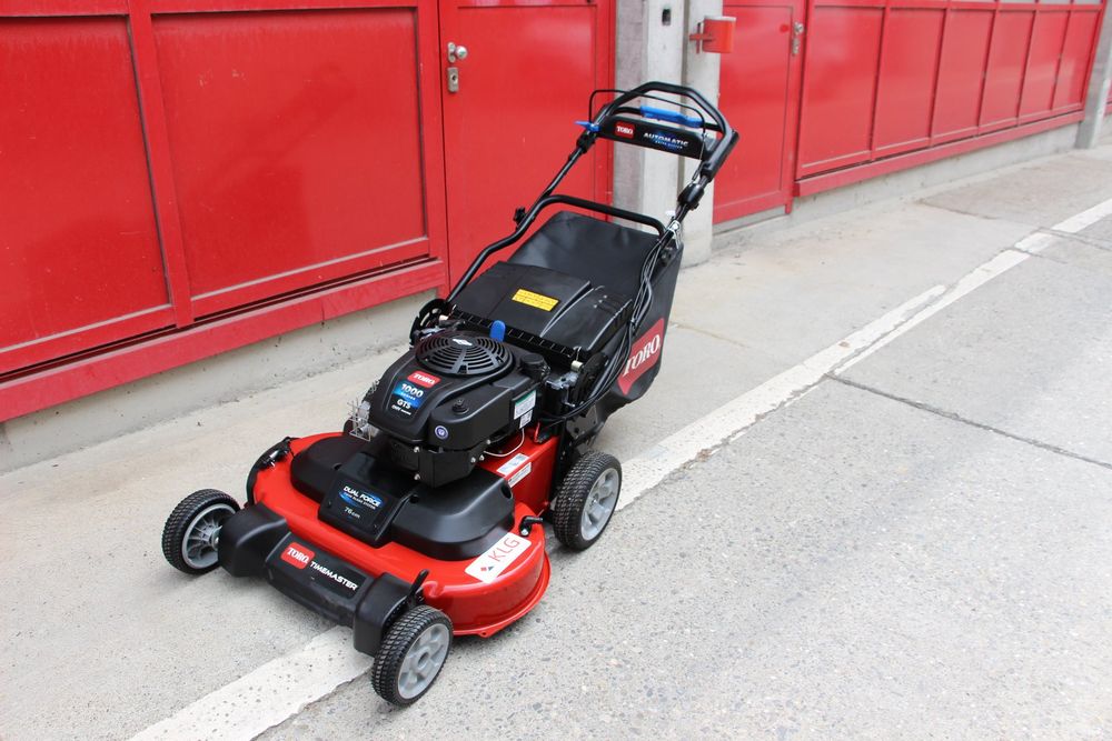 Toro Benzin Rasenmäher TIMEMASTER 21811 Kaufen auf Ricardo