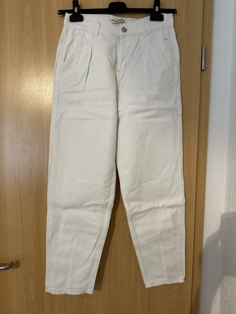 Weisse Mom Jeans Gr. 34 neuwertig frühlingshaft