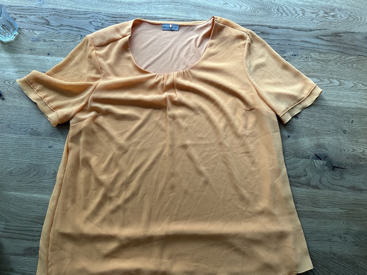Lotti di vestiti: 6 Oberteile Grösse 44/46 – Usato da Lachen SZ venduto da rah_c6qj 4