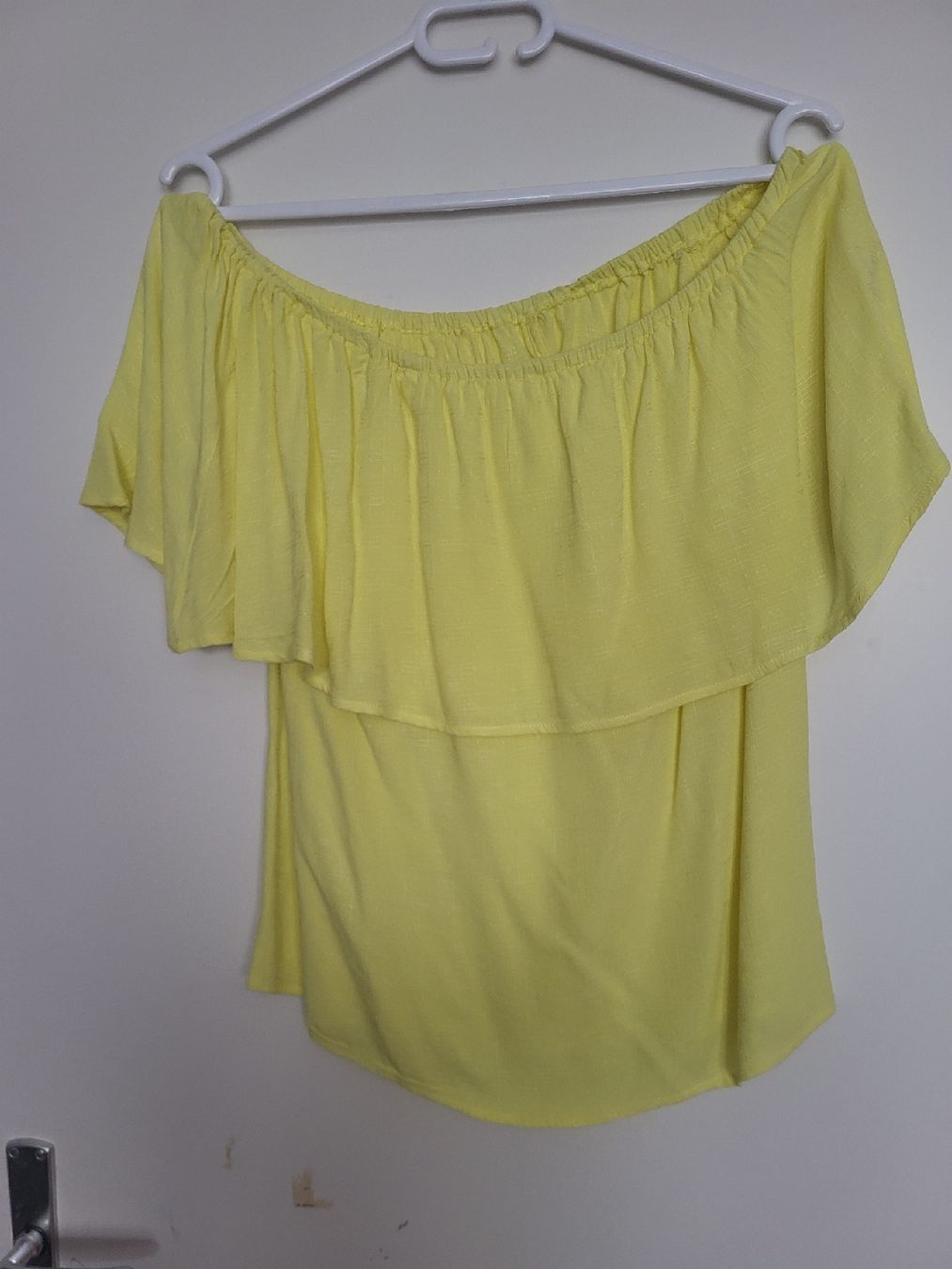 Top: Carmenbluse Gr. 38 sommerliches gelb. – Usato da Niedergösgen venduto da Kusi720