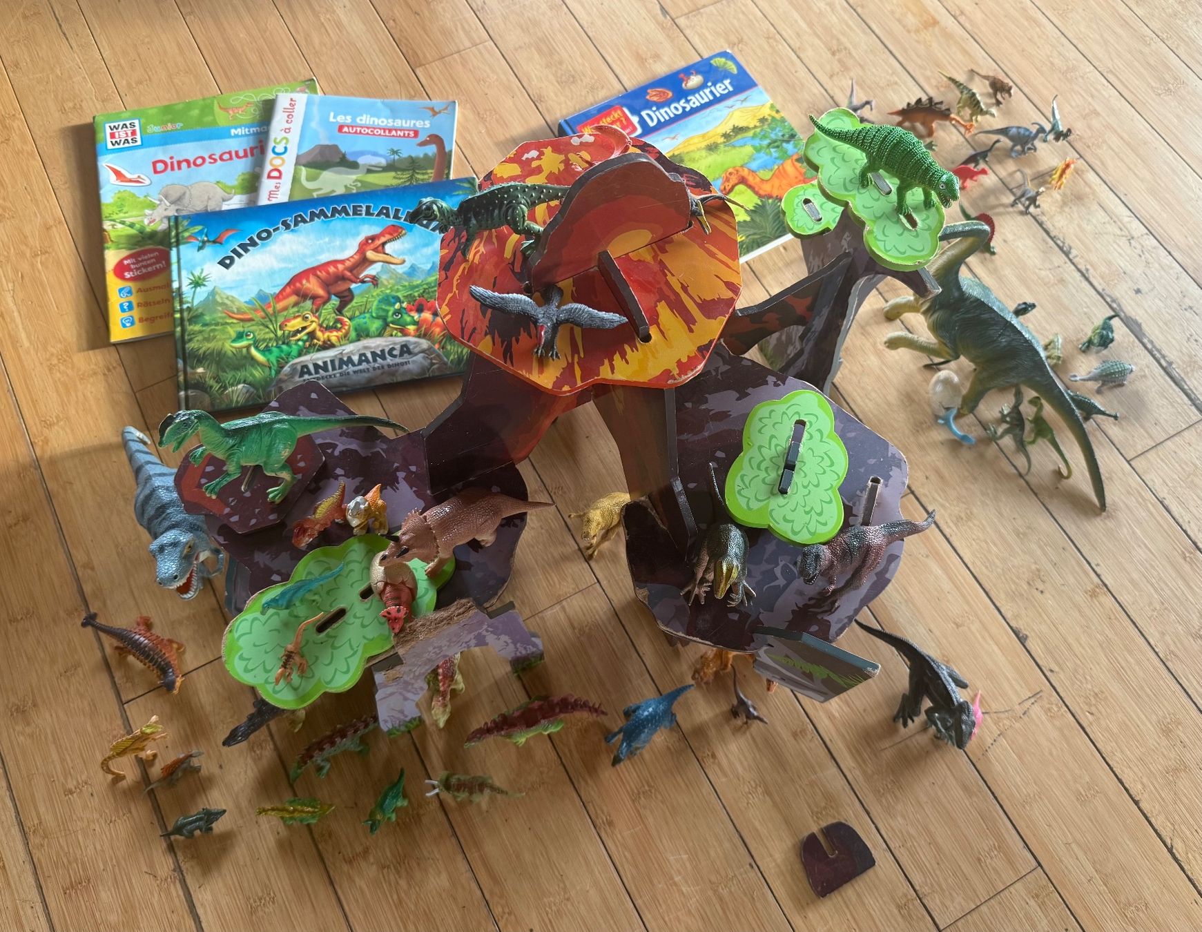 Giocattoli: Dino set – Usato da Schindellegi venduto da hor_ll8f