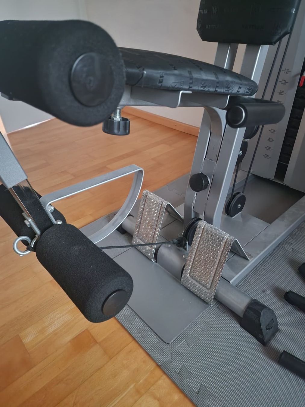 Kettler Hometrainer: Kettler Powercenter Basic Kraftstation 80kg Heimtrainer – Usato da Feusisberg venduto da Vanessa_Jane 3