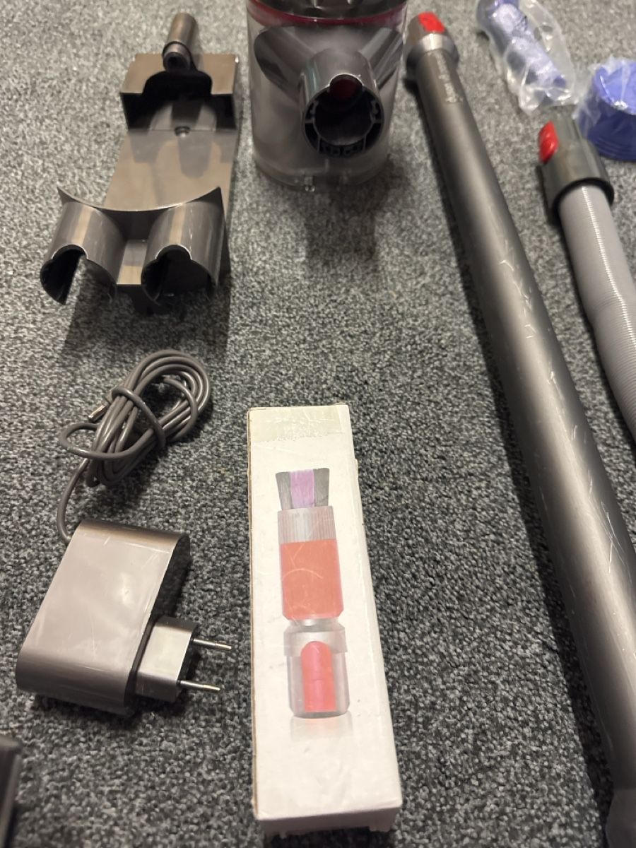 Dyson Aspirapolveri & Accessori: Dyson v8 parquet – Usato da Landquart venduto da Nnf007 4
