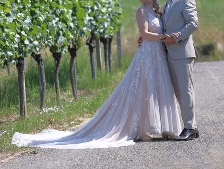 Modernes Hochzeitskleid, gebraucht mit Schlitz, Gr. S