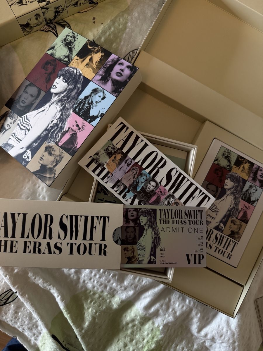 Carte collezionabili: Taylor Swift Eras Tour VIP Package – Nuovo (secondo la descrizione) da Amriswil venduto da tar_chc5 1