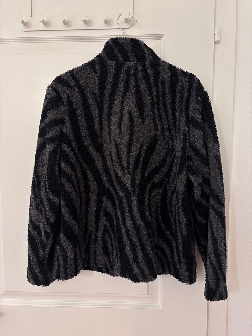 Pullover & Sweatshirts: Fleece Pullover (size L) – Gebraucht aus Zürich von h3lloworld 2