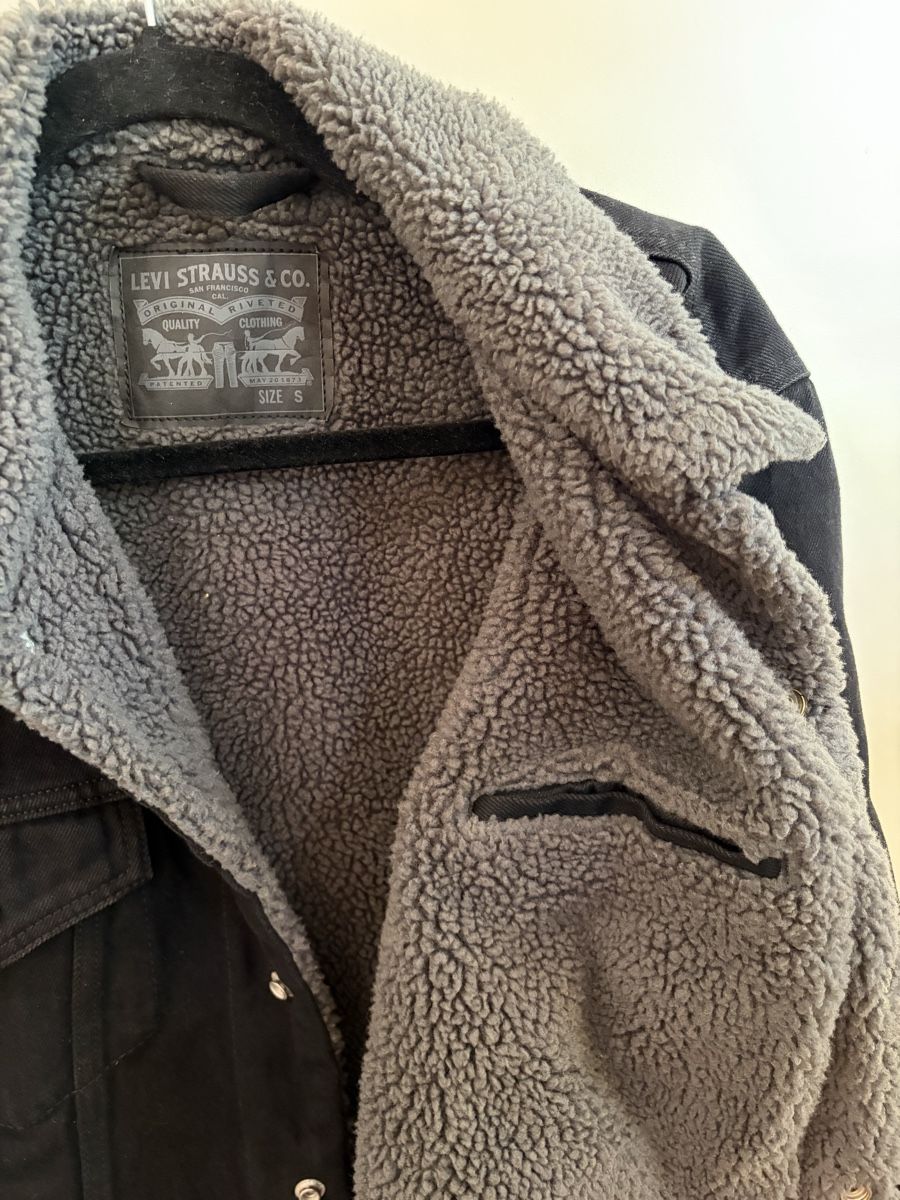 Levi's Giacche: Levi's Black Denim Sherpa Jacket - Size S – Usato da Genève venduto da car_vg8r 1