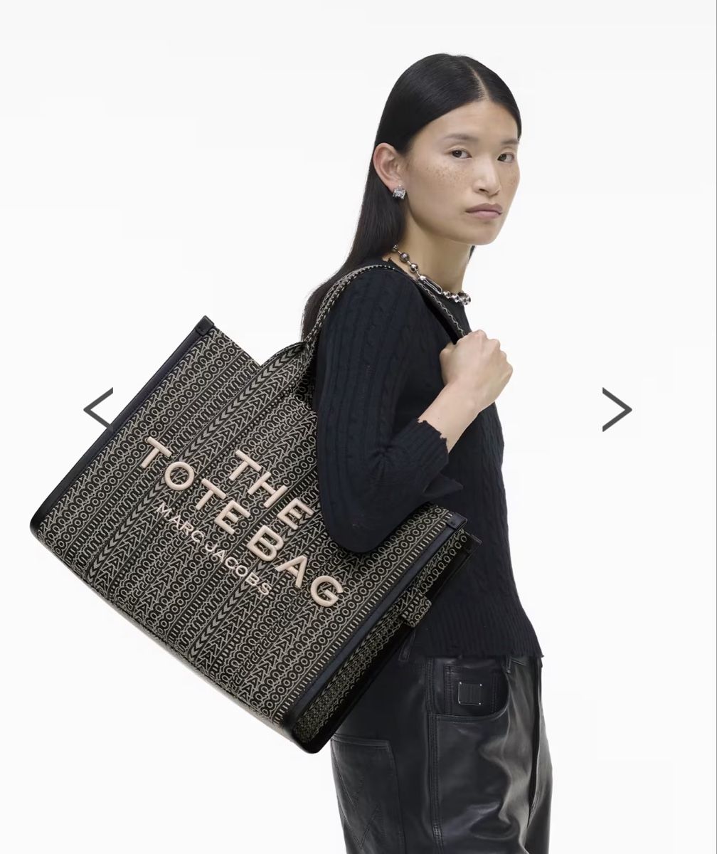 Marc Jacobs Sacs femmes: Marc Jacobs Monogram Tote Bag – D'occasion à Beromünster par plantie 1