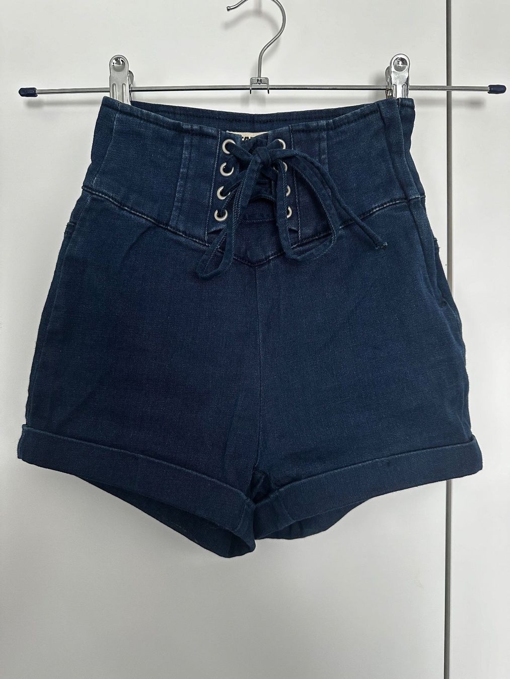 Tally Weijl Hosen: Tally Weijl Shorts Grösse 32 – Gebraucht aus Wagenhausen von vintagesecondhand