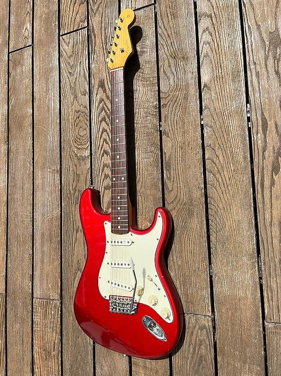 Fender Instruments de musique: Fender Stratocaster Japan mit USA Pickups – D'occasion à Menziken par Hulki123