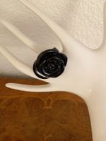 Schwarzer Kunstoff  Rosen Ring Grösse 61