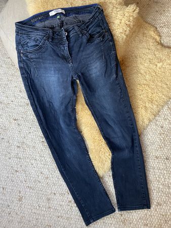 Blue Jeans Scarlett Größe 28