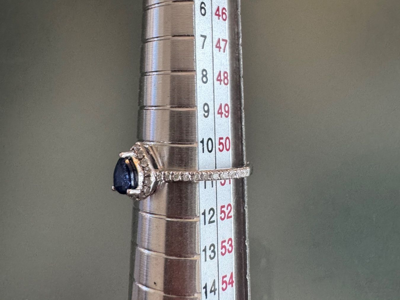 Anelli: R03.450-Safir Ring mit Diamanten – Usato da Belp venduto da Aim333 3