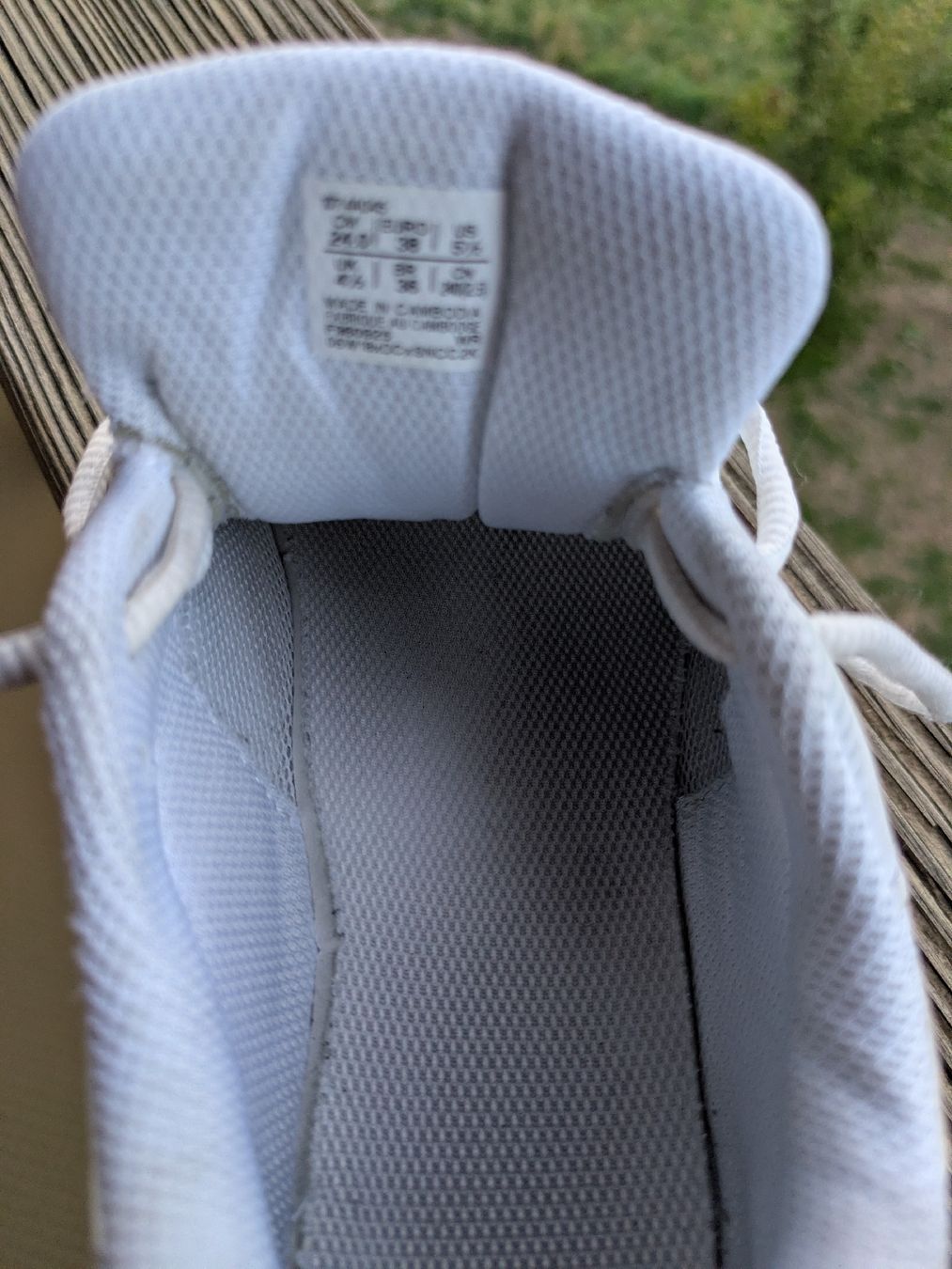 Scarpe da uomo: Hallenschuhe  – Usato da Noflen BE venduto da TC16 1