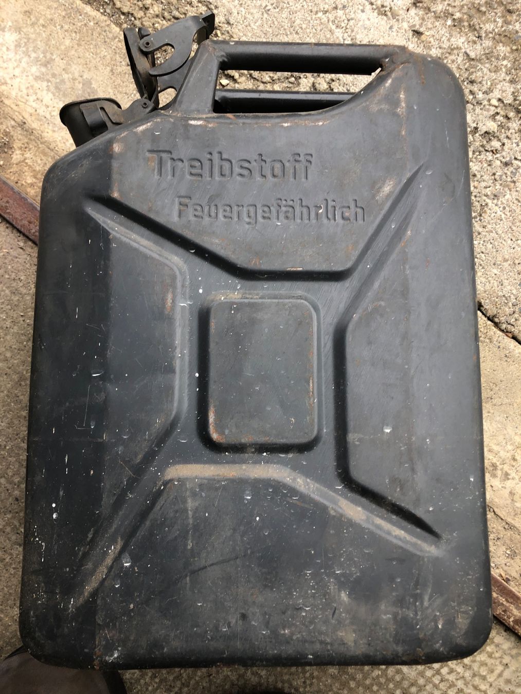 Schweizer Armee Taniche per benzina: Jerricane 20 litres – Usato da Chénens venduto da Touta1franc 3