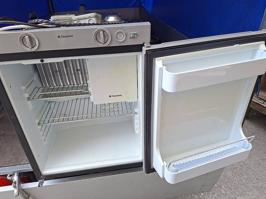 Frigoriferi: Frigo freezer 12v 230v ou gaz – Usato da Prilly venduto da asb_6z2z 1