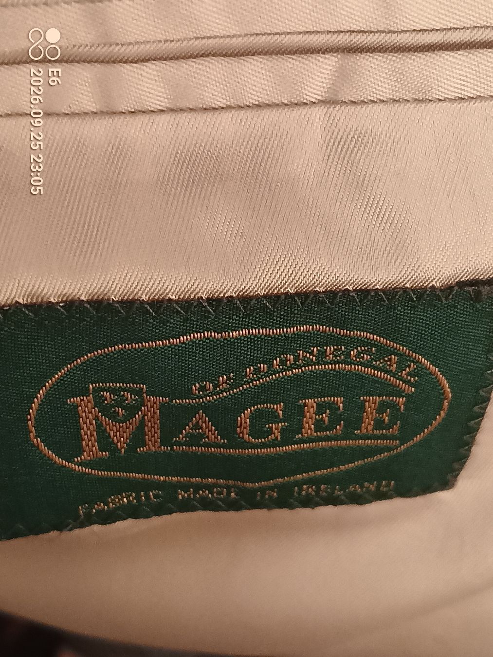 Giacche: Blazer aus Seide Marke: Bernies/Magee – Usato da Zürich venduto da Mitzi6 3