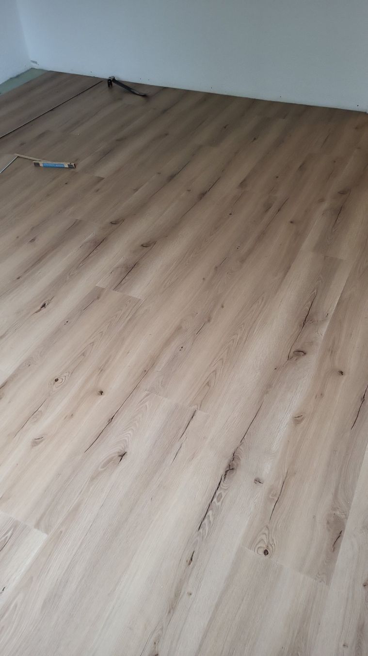 Articoli in legno: Vinyl Designboden eiche Wasserfest mit klick Verbindung – Nuovo e nell'imballaggio originale da Rothrist venduto da swiss-laminat 8