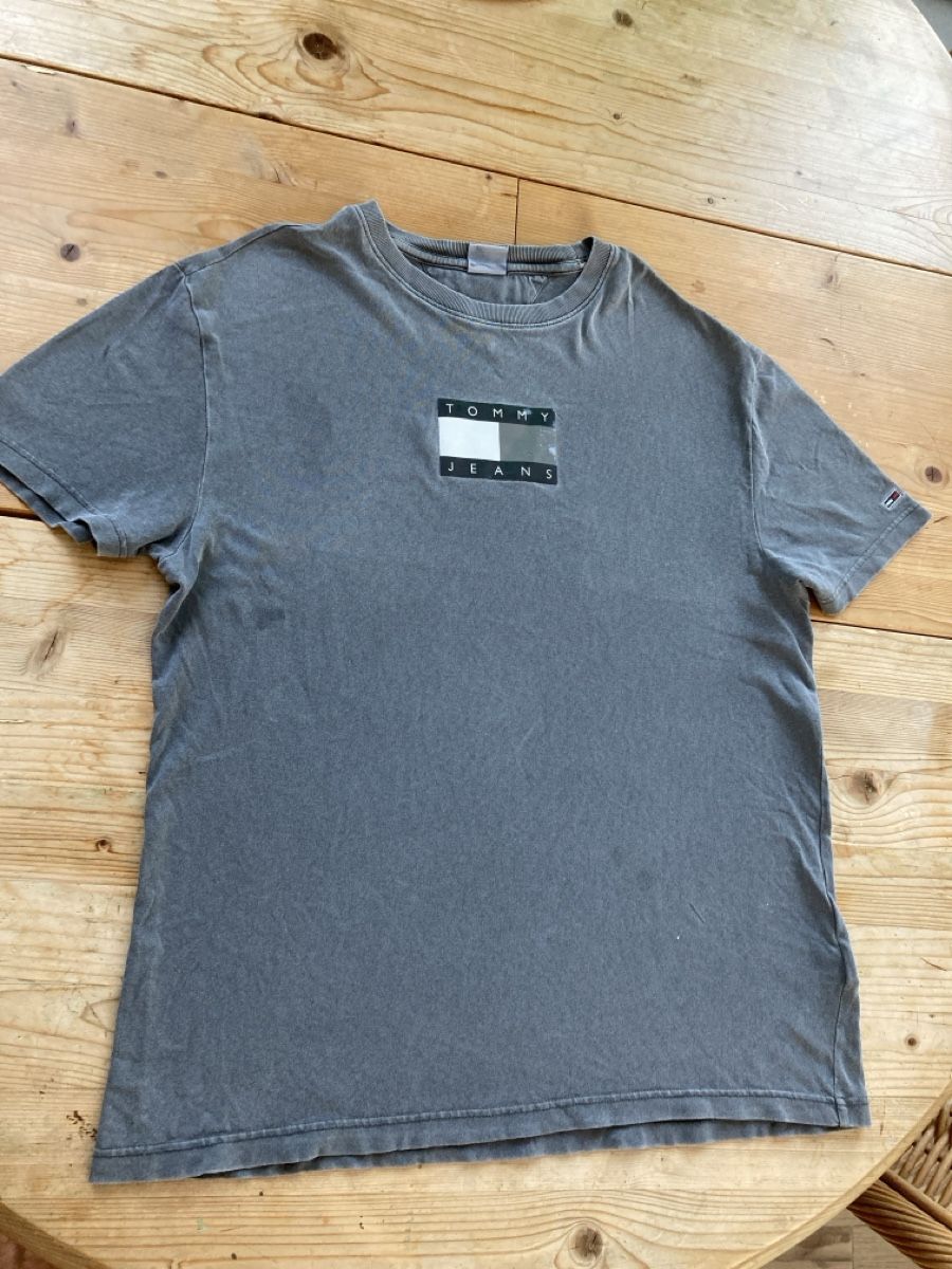 Tommy Hilfiger Hemden, T-Shirts & Polos: Tommy Jeans T Shirt 2 – Gebraucht aus Romanshorn von gokken 3