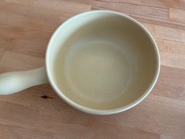 Keramik Fonduepfanne Motiv: Heidi, hellbeige guter Zustand
