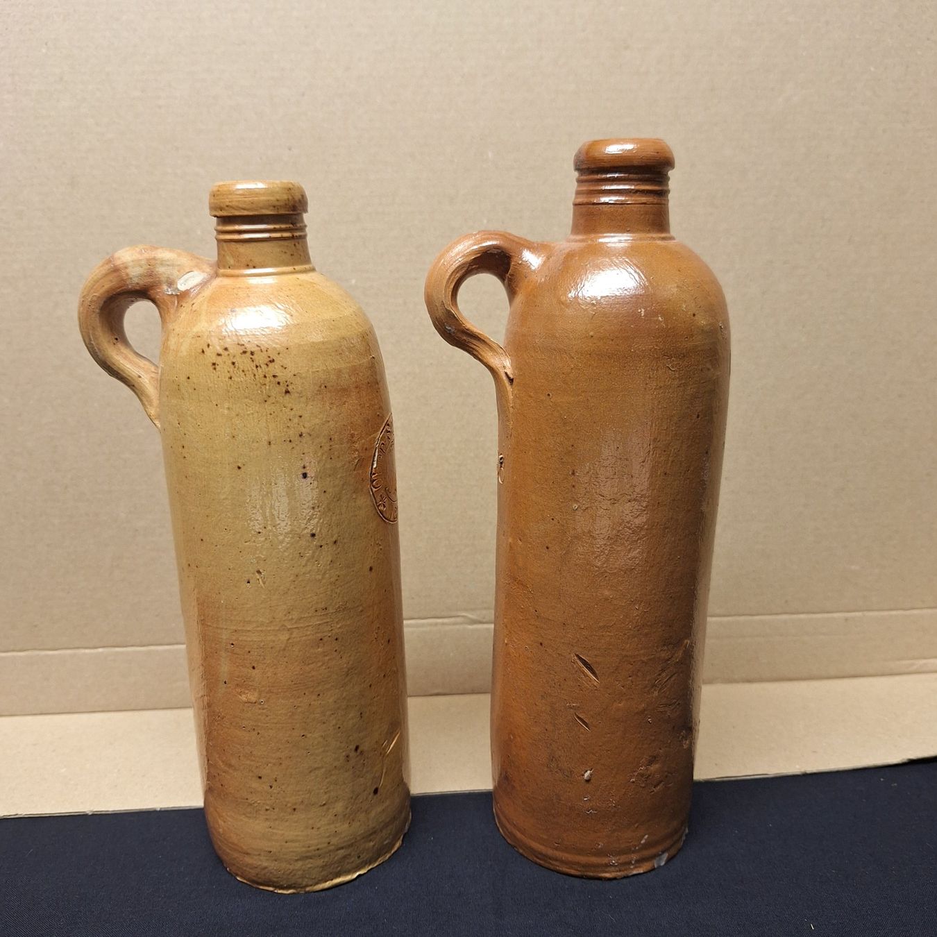 Bottiglie: Antikes Steinzeug, Wasserflaschen, Nassau – Usato da Winterthur venduto da Goldpipau 5