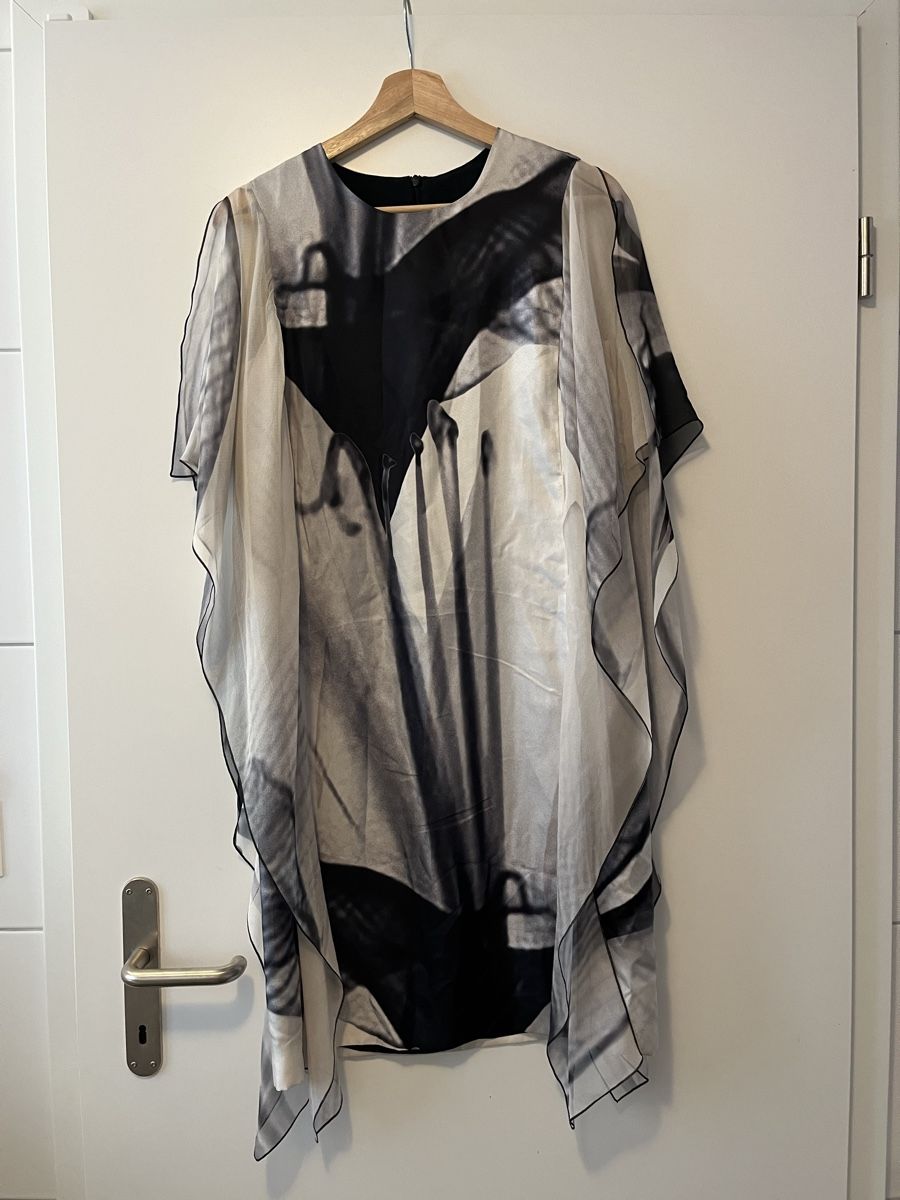 Max Mara Vestiti: MAX MARA silk dress – Nuovo (secondo la descrizione) da Biel/Bienne venduto da Bettyblue22