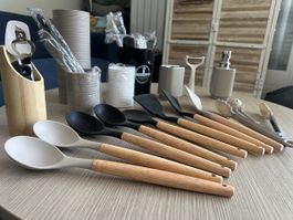 Gros lot NEUF ustensiles cuisine + accessoires salle de bain