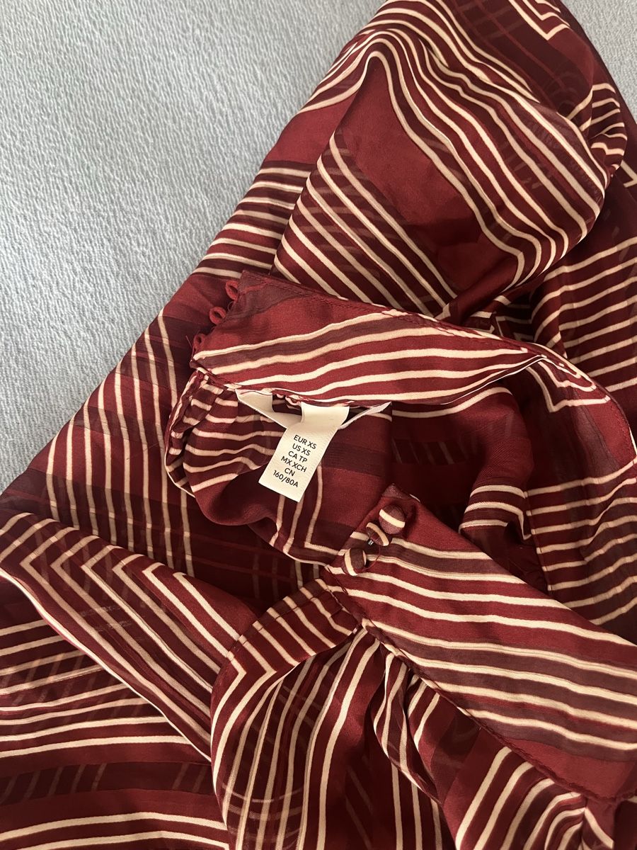 Kleiderpakete: 4 H&M Bluse, Gr. XS, verschiedene Muster, – Neu (gemäss Beschreibung) aus Olten von sae_82z2 6
