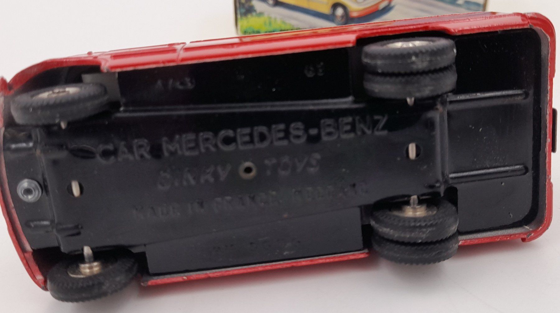 Dinky Toys N°541 - Car Mercedes-Benz 1/43 - Rouge Et Crème - Fabrication France