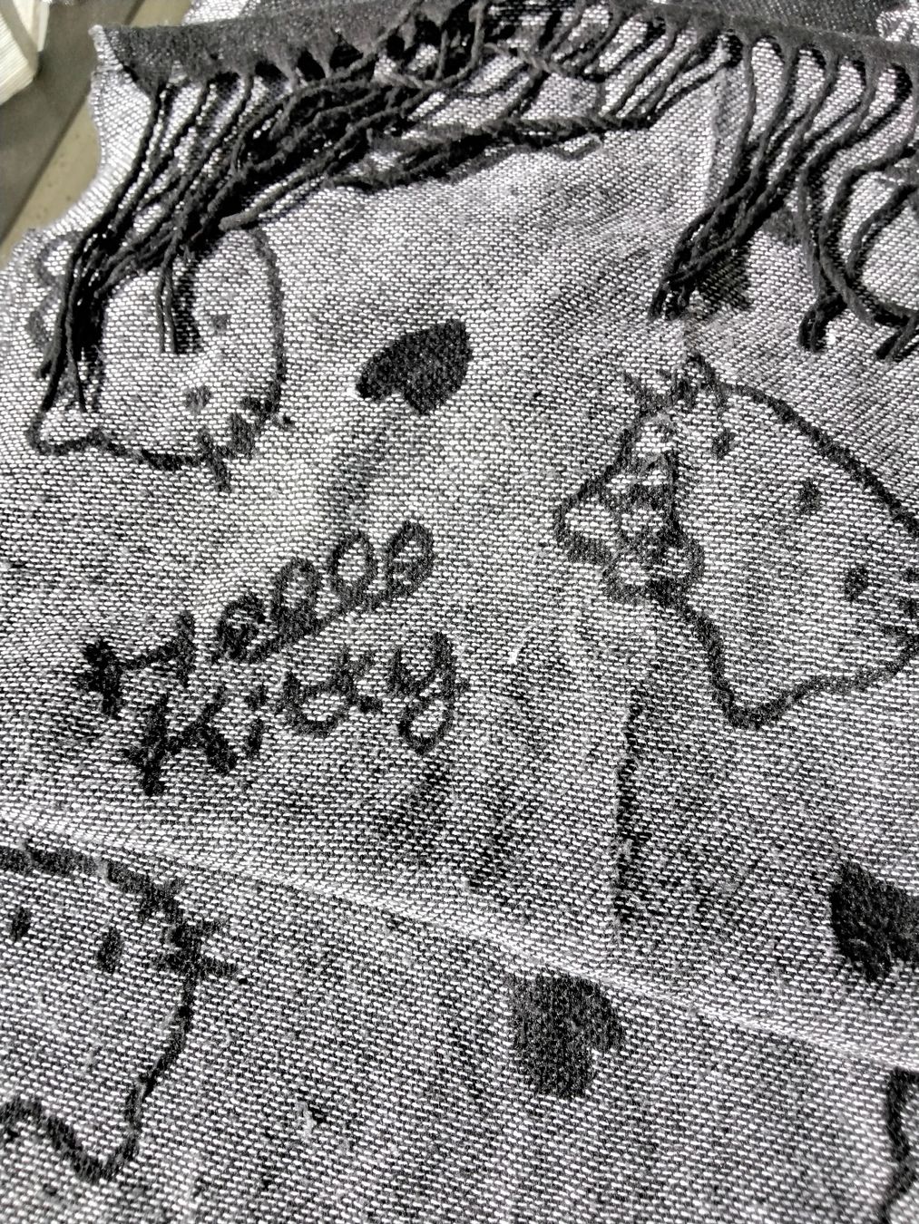 Foulards, Tücher & Schals: HELLO KITTY SCHAL – Gebraucht aus Biel/Bienne von dasi3 3