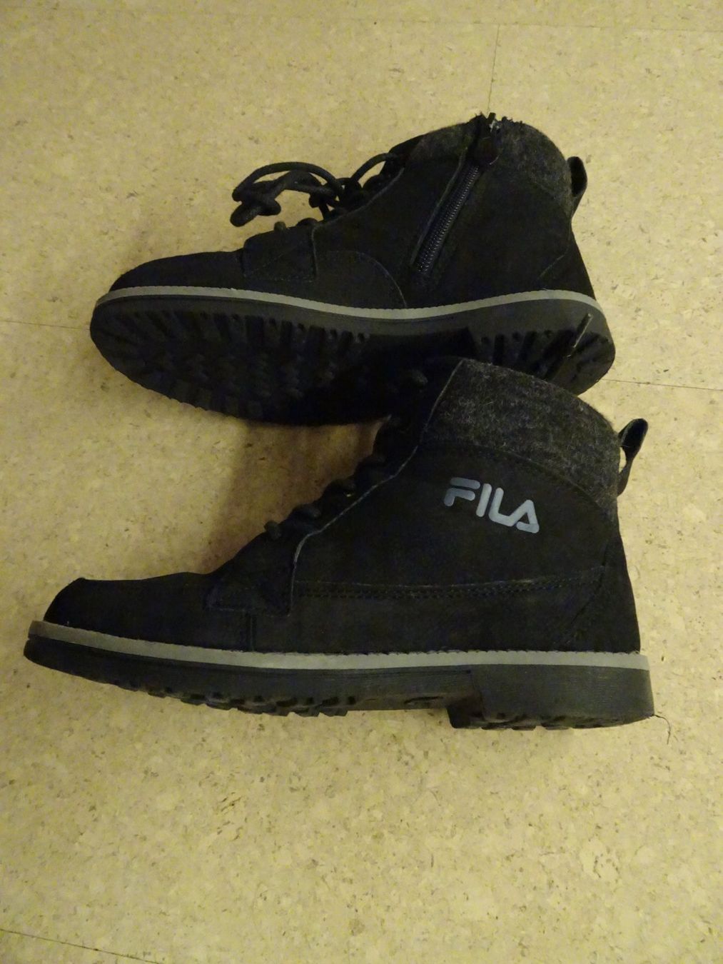 Fila Scarpe per ragazzi: Schneeschuhe Gr 37 – Usato da Münchenbuchsee venduto da Yothu 1