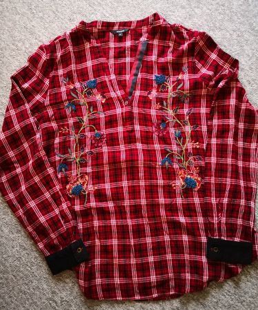 Damenbluse Marke Desigual.