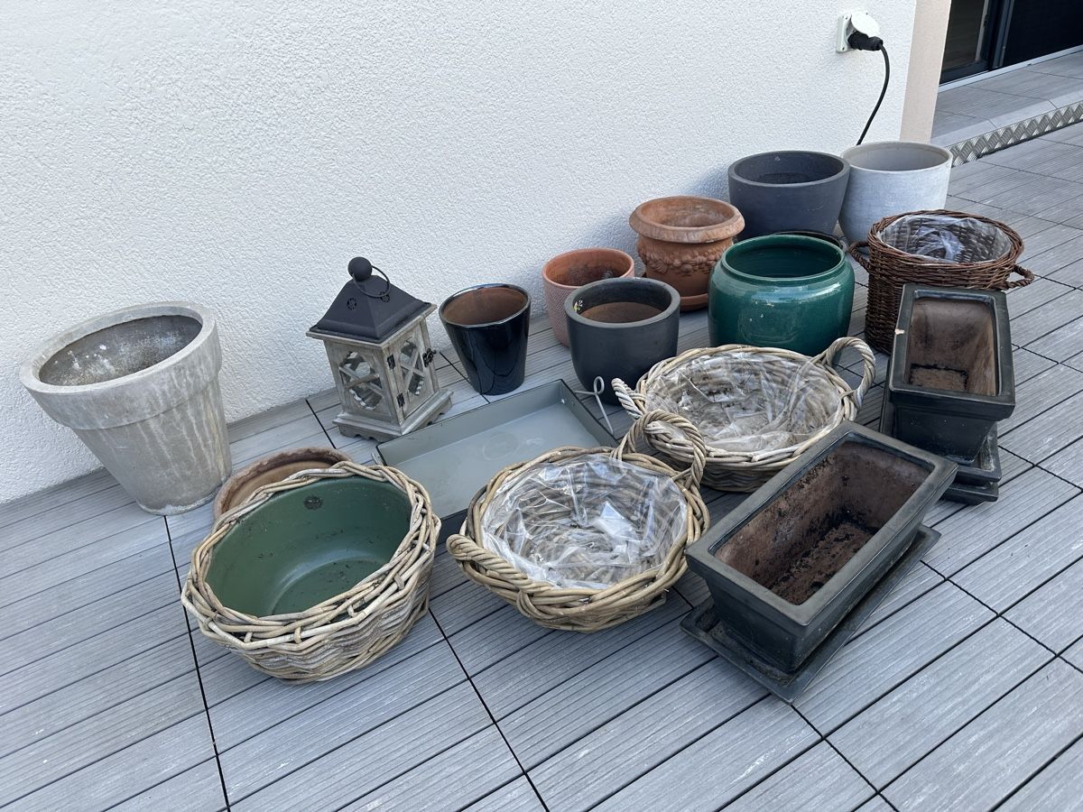 Vasi per fiori: Assorted Garden Pots And Planters Various Sizes – Usato da Obfelden venduto da Luzerner01 3
