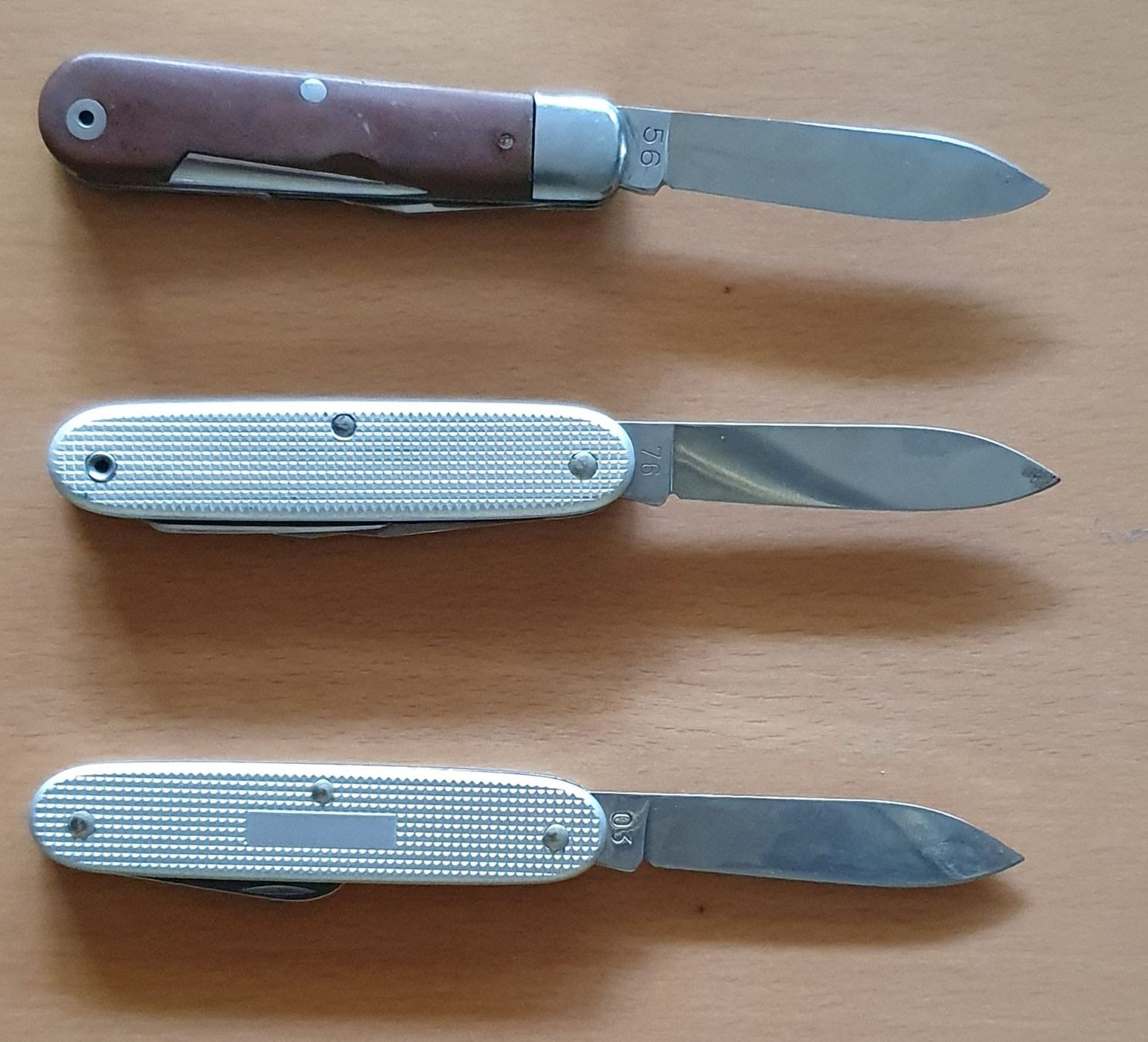 Schweizer Armee Coltelli tascabile: 3 Militär Sackmesser – Usato da Kreuzlingen venduto da Rschweiz1 2
