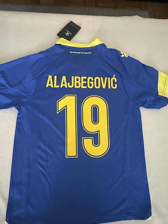 Leibchen & Hosen: Alajbegovic 19 Trikot – Gebraucht aus Birr von KingLaki 1