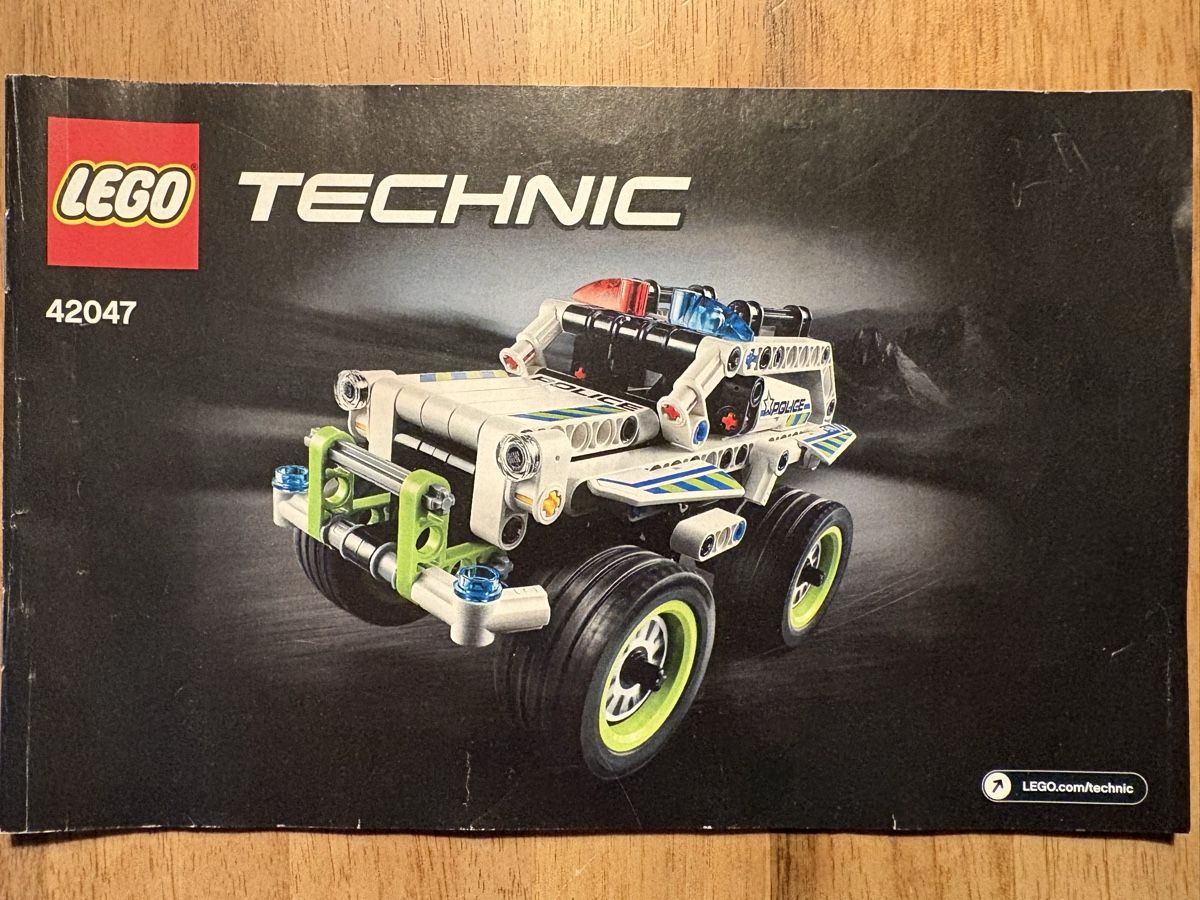 Lego Spielzeuge: Lego Technic Police Interceptor – Gebraucht aus Steinach von Betschi5 1