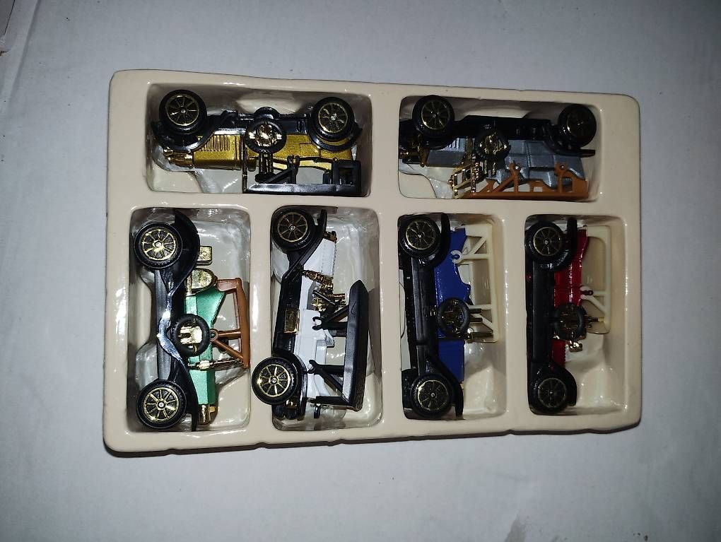 Modellini d'auto: Set mit Oldtimer-Miniaturen – Usato da Buch am Irchel venduto da frvao