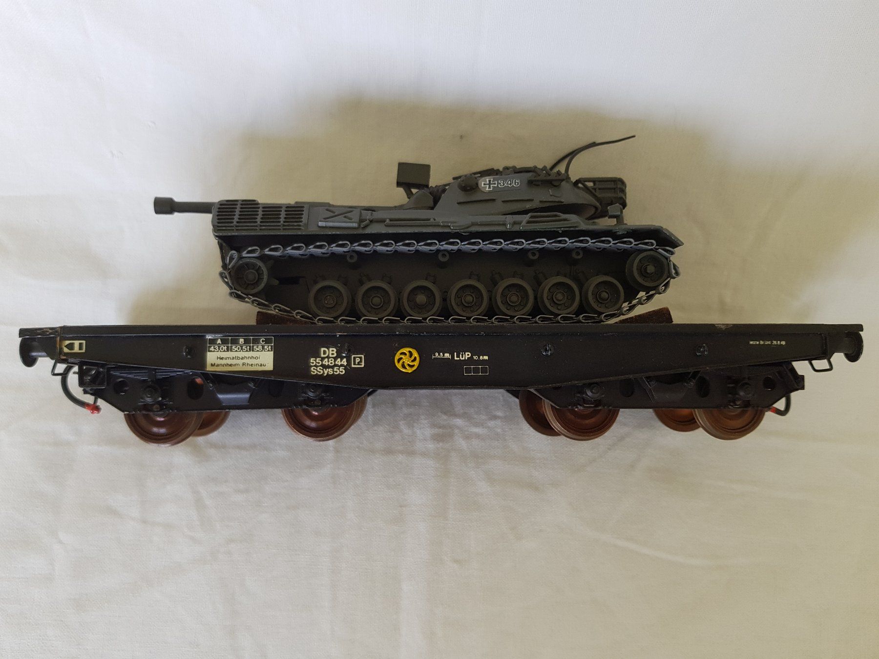 Modelleisenbahnen: Hehr: DB  Ssys beladen mit einem Panzer – Gebraucht aus Luzern von inca55 2