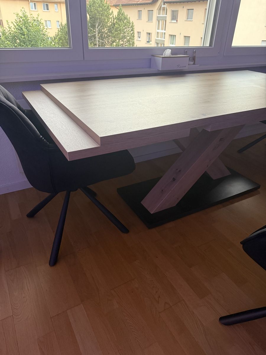 Mömax Set de table et chaises: Esstisch Holznachbildung mit 4 Stühlen dunkelgrau – Neuf (Voir description) à Horn par Hailey00 1