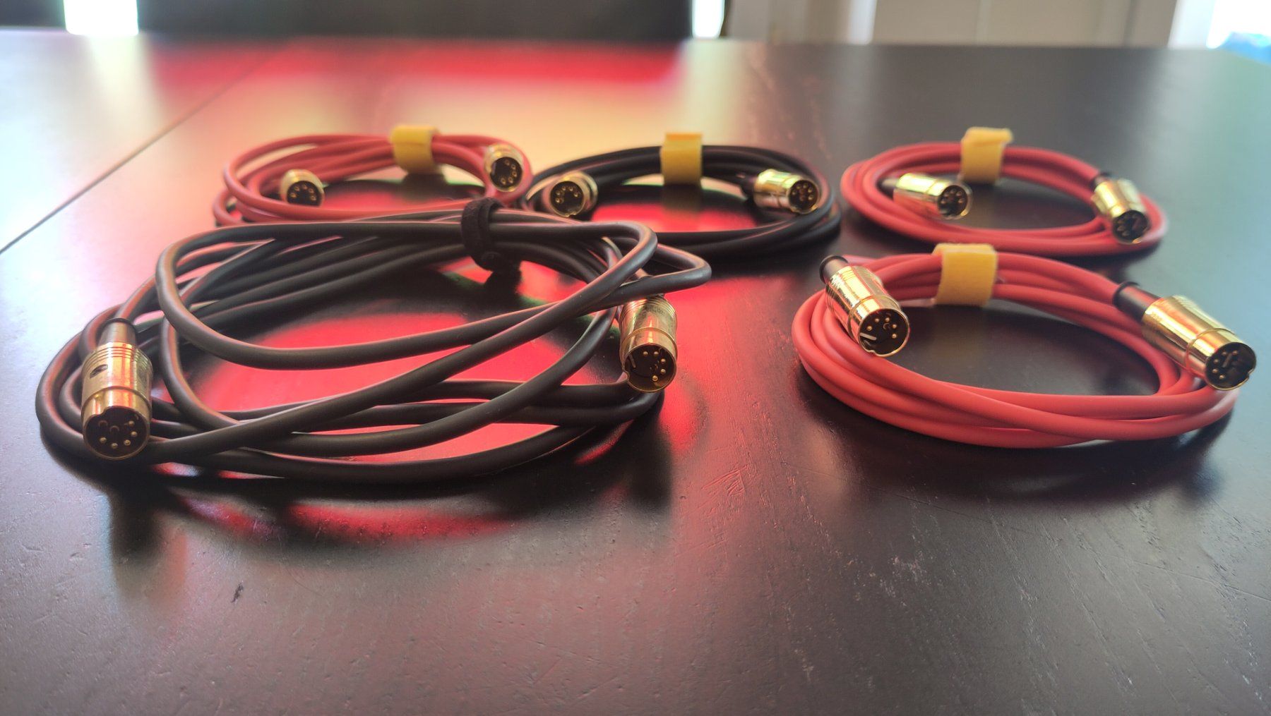 Cavi: Midi Quadra Thru inkl. 5 MIDI-Kabel – Usato da Bern venduto da Yannis042 4