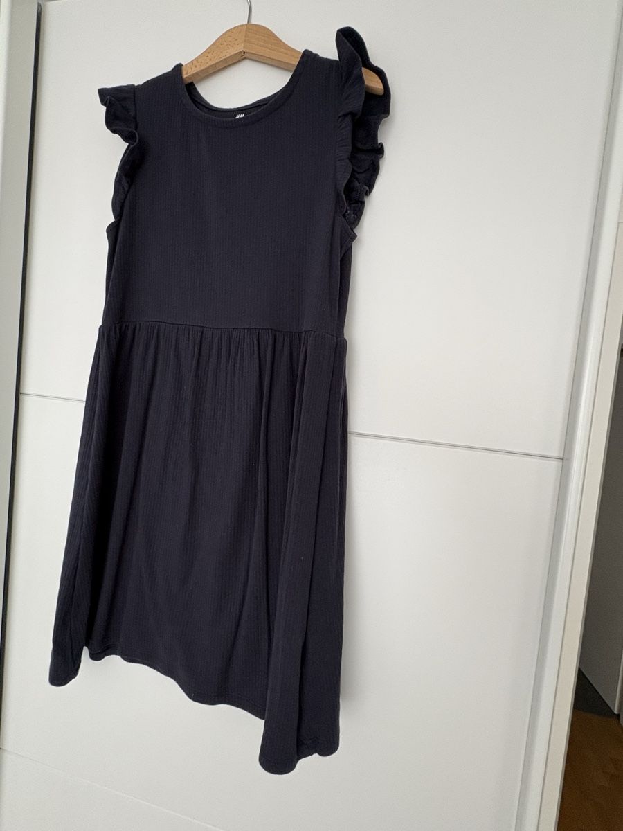 H&M Vestiti & Gonne: Mädchenkleid Gr. 134/140 – Usato da Winterthur venduto da Baby117