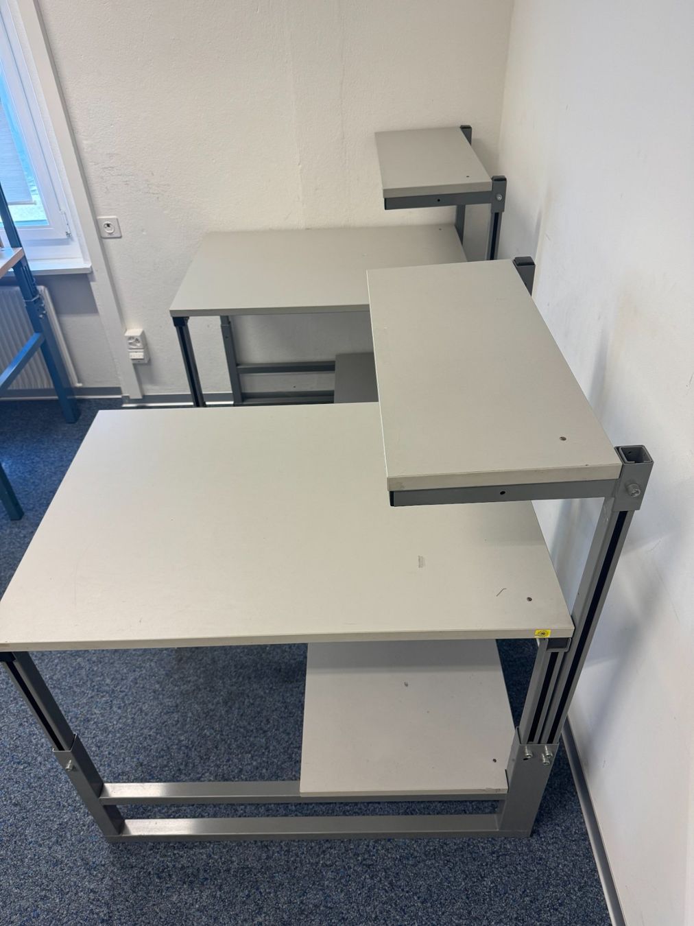 Tische: Werktisch / Arbeitstisch-Werkstatt – Gebraucht aus Rothrist von Evernex-Switzerland 3