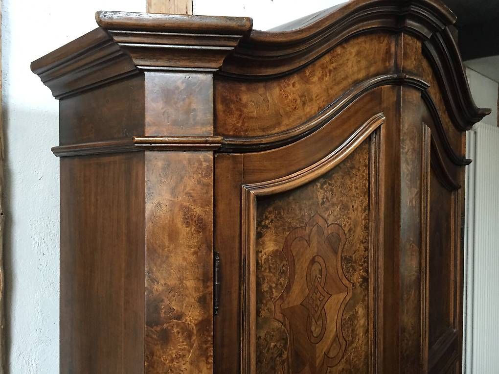 Armoires: Antiker Schrank (Wurzelnussholz) – D'occasion à Winterthur par Beclay 1
