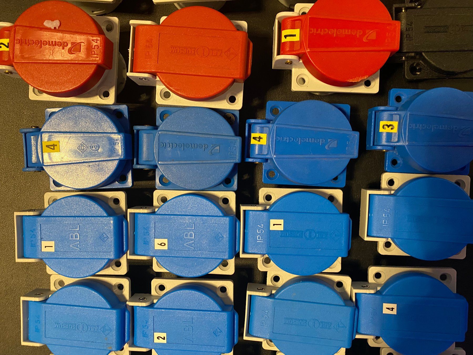 Elektrotechnik: Einbausteckdosen Typ23 Typ25 T23 T25 Stromverteiler LS RCD – Gebraucht aus Reinach BL von Herzogtech 6
