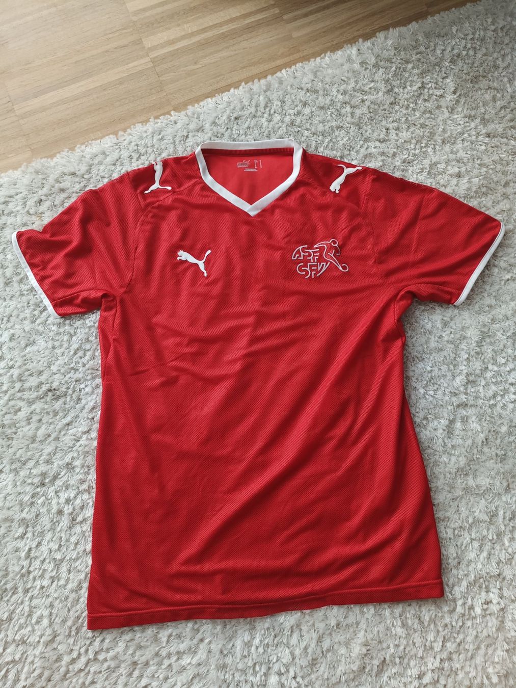 Schweizer Nati Canottiere & Pantaloni: Trikot Damen – Usato da Buchs AG venduto da mahrm13