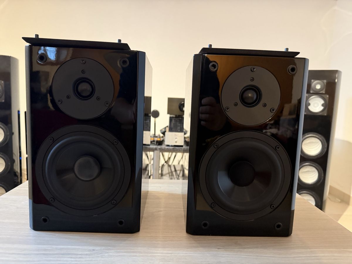Yamaha Casse acustiche: Yamaha NX-E800 Speakers black good condition – Usato da Veyrier venduto da mus_d768