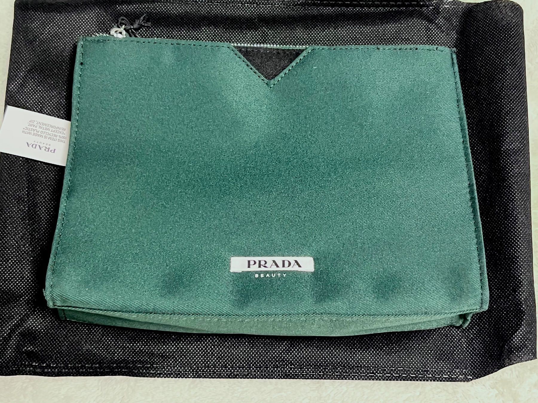 Prada Custodie per cosmetici: Prada Kosmetiktasche / Necessaire – Nuovo e nell'imballaggio originale da Netstal venduto da jka_st5j