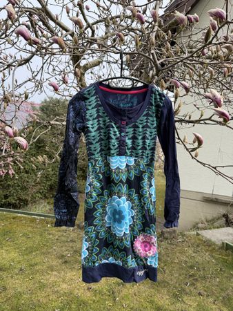Desigual Kleid, Grösse 11/12, tolles Frühlingsmuster!🌸🌷
