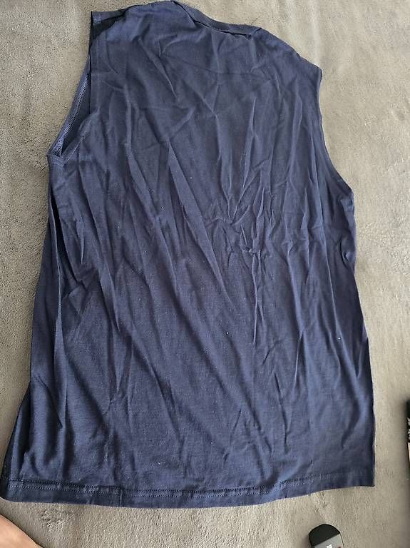 T-shirt: GOLDS GYM DUNKELBLAU XL  – Usato da Reitnau venduto da cuorematto01 2